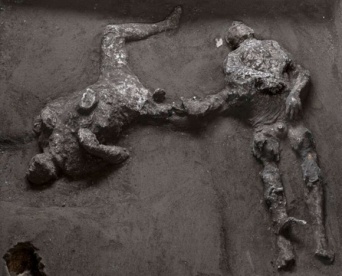 自然災害は万人を平等に飲み込んだ。ポンペイ遺跡で新たに発見された主人と奴隷の遺体（ヴェスビオ火山噴火）