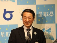 平井知事のダジャレは健在だった（2018年4月24日撮影）