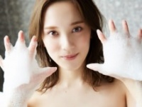 都丸紗也華⒞光文社／週刊FLASH　写真◎Takeo Dec.