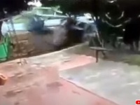 偶然が生んだスポンサー。この映像は「コカ・コーラ」の提供でお届けします。みたいなことになっちゃった事故映像