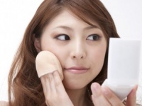 だらしねぇっ！　男性が電車で「ドン引きした女性」6選