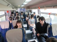菅野美穂＆赤楚衛二登場！　映画『近畿地方のある場所について』ミステリー・バスツアー開催！！　赤楚「いろんな楽しみ方ができる映画」