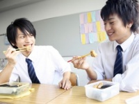 男子が教える男子校の実態「ロッカーから異臭」「授業で先生も下ネタ」