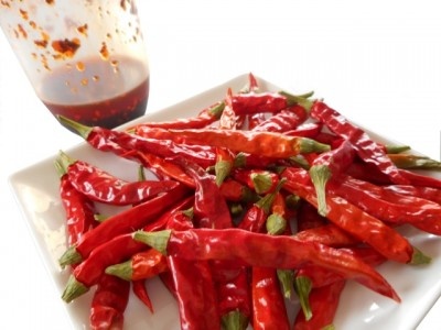 多数派はどっち！　暑い日に食べたいのは「冷たい料理」or「熱辛料理」