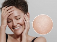 皮膚科医に聞く！　毛穴の開きの原因と改善策