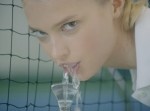 ­シグリット・­アグレンが無駄に艶めかしくテニスを解説する動画