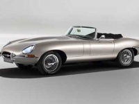 イギリスの高級車メーカー「ジャガー」が生産開始した電気自動車がレトロフューチャーっぽい！