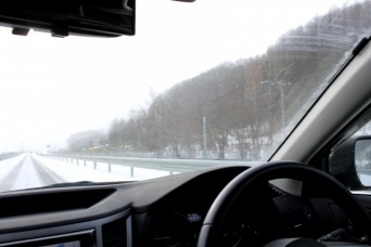 「冬の北海道でドライブしていたら帰れなくなった10代の私。前を走るおじさんの車を追いかけてみると...」（埼玉県・30代女性）