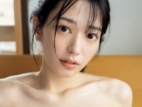 長月翠⒞光文社／週刊FLASH 写真◎木村