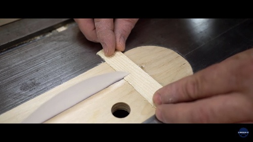 刃物のような紙