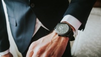 既に入社のために腕時計を買った新社会人は16.8%「初任給で買う」という声も【新社会人白書2017】