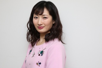 女を武器にして生き残っていくキャバ嬢を熱演！　武田梨奈にインタビュー　「現場ですごく追い込まれた」　映画『ドクムシ』