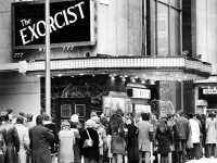 当時社会現象をもたらした映画『エクソシスト』をみた観客の狂気の反応（1973年）