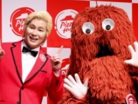 メイプル超合金・カズレーザー、ムック