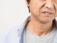 「凍える私に温かい飲み物をくれた、隣の優しいお兄さん。でもある日、『俺の悪口言ってるやろ』と迫ってきて...」（大阪府・20代男性）