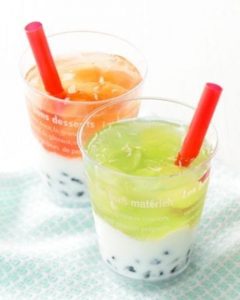 「ストロージェリー（ピーチ）」と「ストロージェリー（マスカット果汁）」