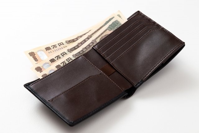 旅先で拾った財布には、数万円と身分証明書。交番に届けて2週間後にまさかの出来事が（東京都・50代女性）