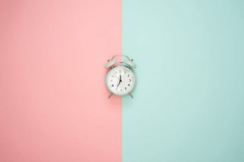 明日絶対に寝坊できないなら試してほしい方法