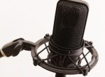 美声を持つホームレスオペラ歌手にオファーが舞い込む！