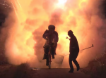 まるで映画の爆破シーン！　ロケット花火１０００個を自転車につけて着火ww