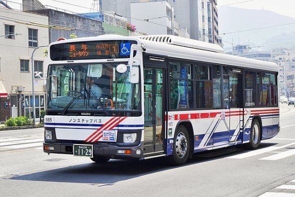 長崎バス（Houjyou-Minoriさん撮影、Wikimedia Commons