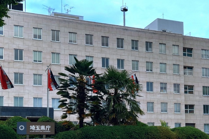 集合住宅・敷地内で『女性にわいせつ行為』　県立高校教諭(28)懲戒免職　教諭は「女性と話したかった…」