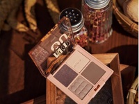 中国コスメ「INTO U」美食からインスピレーションを受けた4色アイシャドウパレット発売