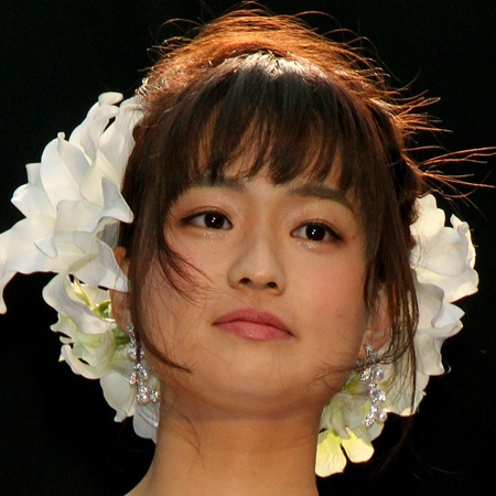 篠原梨菜