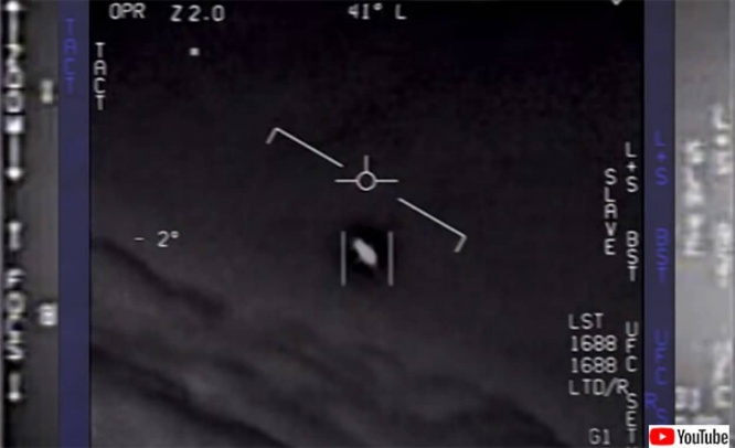 アメリカン航空のパイロットが目撃したUFO、FBIも航空会社もその事実を認める