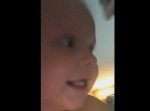 もしやギネス級？　赤ちゃんがスマホを奪い取った結果、予想だにしないことが！