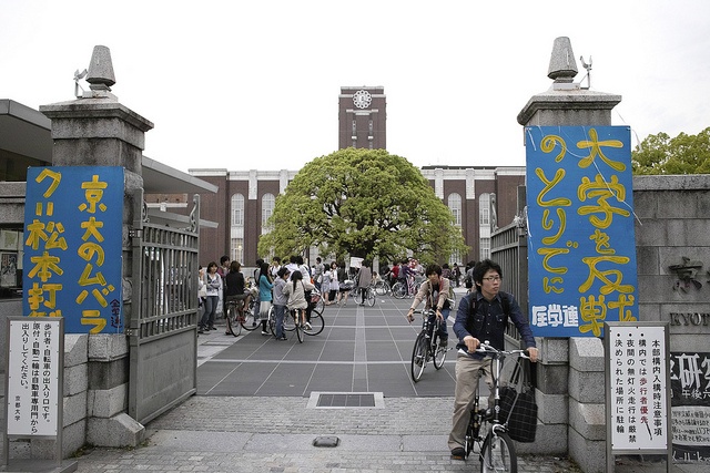 京都大学（Jun Seitaさん撮影、Flickrより）