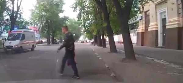 ロシアでは交通事故が発生する前から救急車が待機している！？