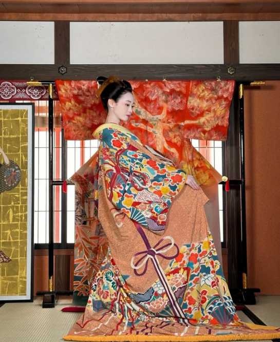 Instagram:福原遥(@haruka.f.official)より