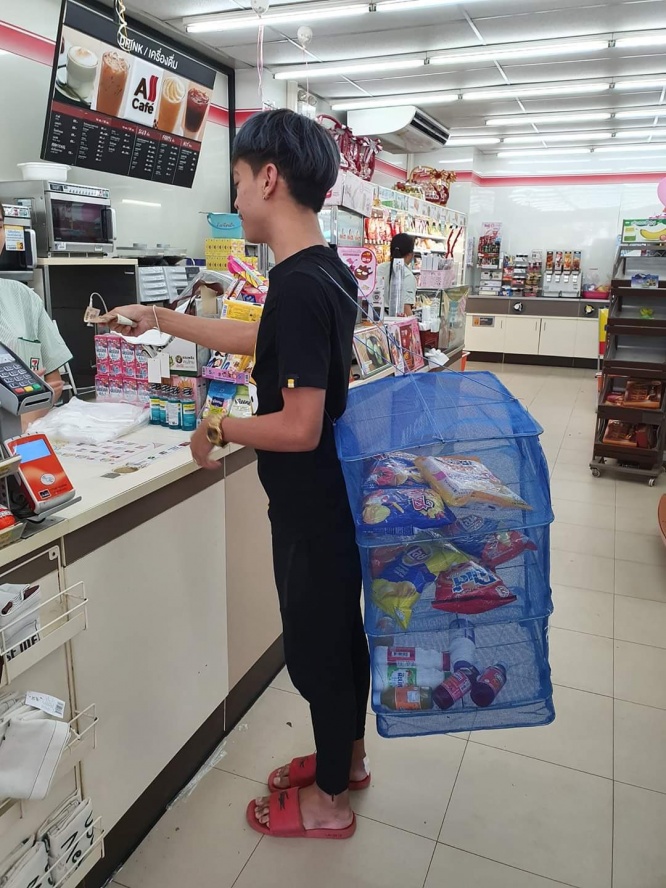 タイ人　いろんなもので買い物
