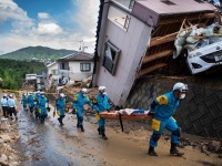西日本で記録的豪雨（写真：AFP／アフロ）