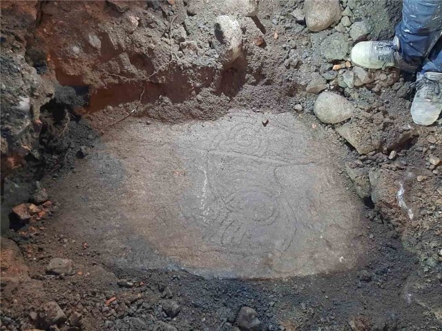 行方不明だったバイキングのルーン石碑が下水道から発見される（スウェーデン）