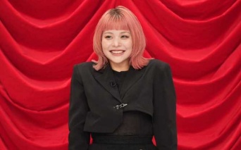 Instagram:エルフ荒川（@khkhkhzk）より