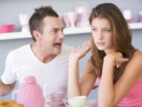 なんなの？　「そろそろ仲直りしよう」と思っているときにされると嫌になる彼の言動10