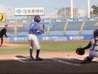 川崎宗則(始球式の様子)