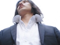 その着崩し方はないって！　女子がドン引きした、男性のダサダサスーツの着方6つ！