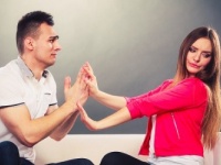 お願いあきらめて～！　彼からの誘いをやんわり断る言い訳5つ！