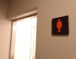 3歳娘を連れて行ったトイレは順番待ち。限界近づき泣きそうな娘に、前に並ぶ女性たちが...（香川県・40代女性）