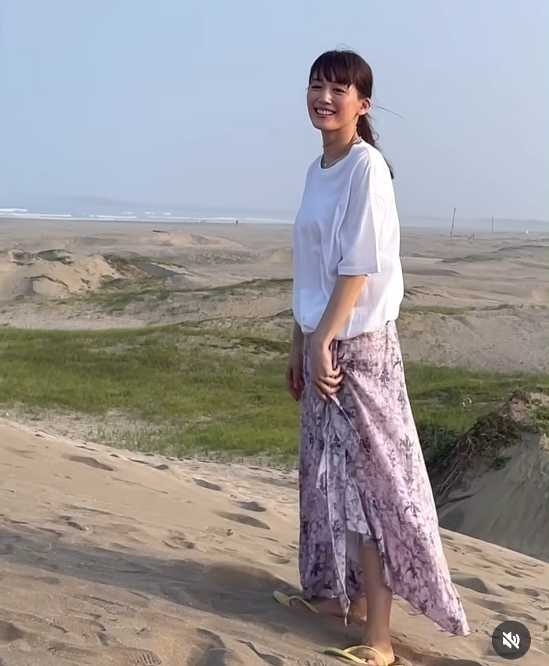 Instagram:綾瀬はるか(@ayaseharuka_official)より