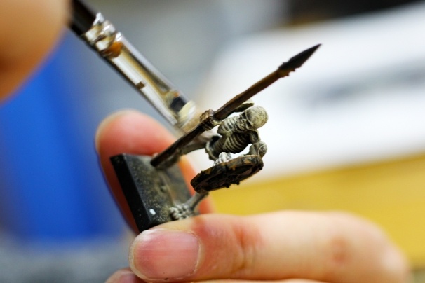 架神恭介と体験するミニチュアゲーム『ウォーハンマー』塗装編31