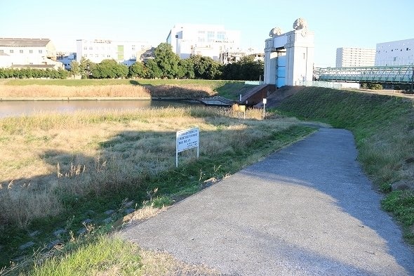 事件の現場へ辿り着いた