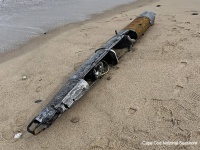第二次世界大戦時の無人航空機の破片が海岸に漂着