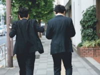 あの人カッコイイっ!!　思わず振り返るほど「イケてる！」男の特徴とは？