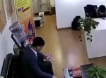 予測不能すぎるご来店！　オフィス内がドエライことに…