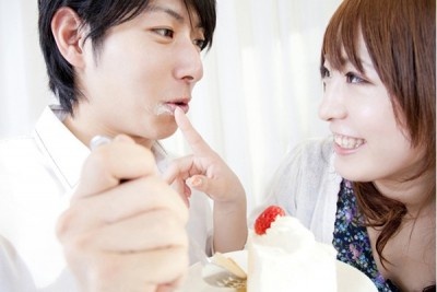 とんでもねぇっ！　彼女にしたくない「オトコ好きな女性」の特徴・6つ