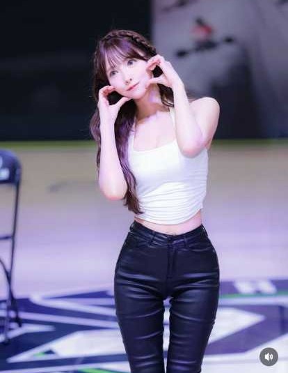 Instagram:三上悠亜(@yua_mikami)より